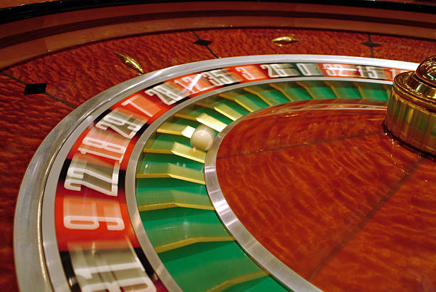asian bokie mobile app showing Formula 1 race schedule and live casino tables